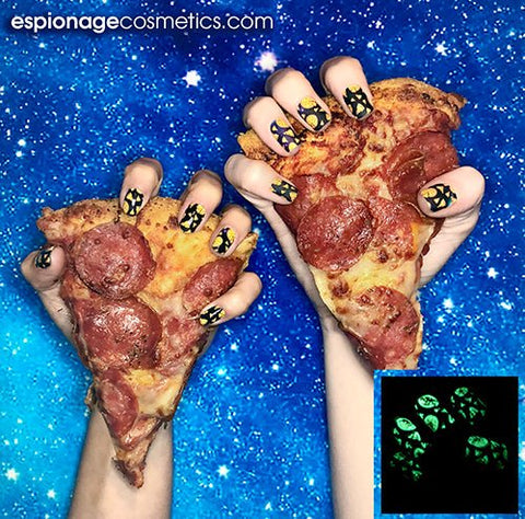 Pizza In SPACE ✦ Nail Wrap ✦ 22 - tip Set - Espionage CosmeticsEspionage CosmeticsPizza In SPACE ✦ Nail Wrap ✦ 22 - tip Set