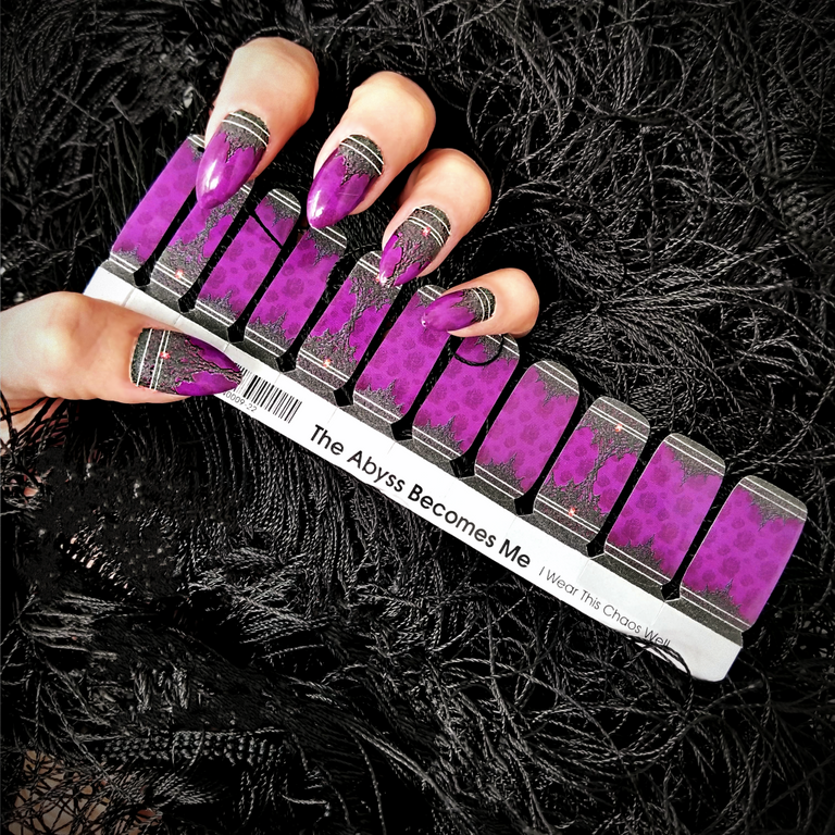 The Abyss Becomes Me || Nail Wrap || 22-tip Set