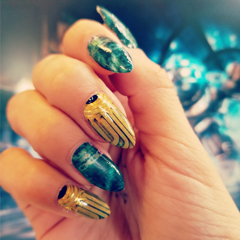 Twisted Utopia || Nail Wrap || 22-tip Set